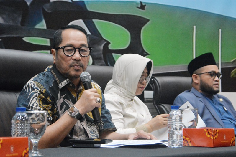 Diskusi Konstitusi dan Demokrasi  “Hubungan Pusat dan Daerah (Optimalisasi Desentralisasi dan Otonomi Daerah)”