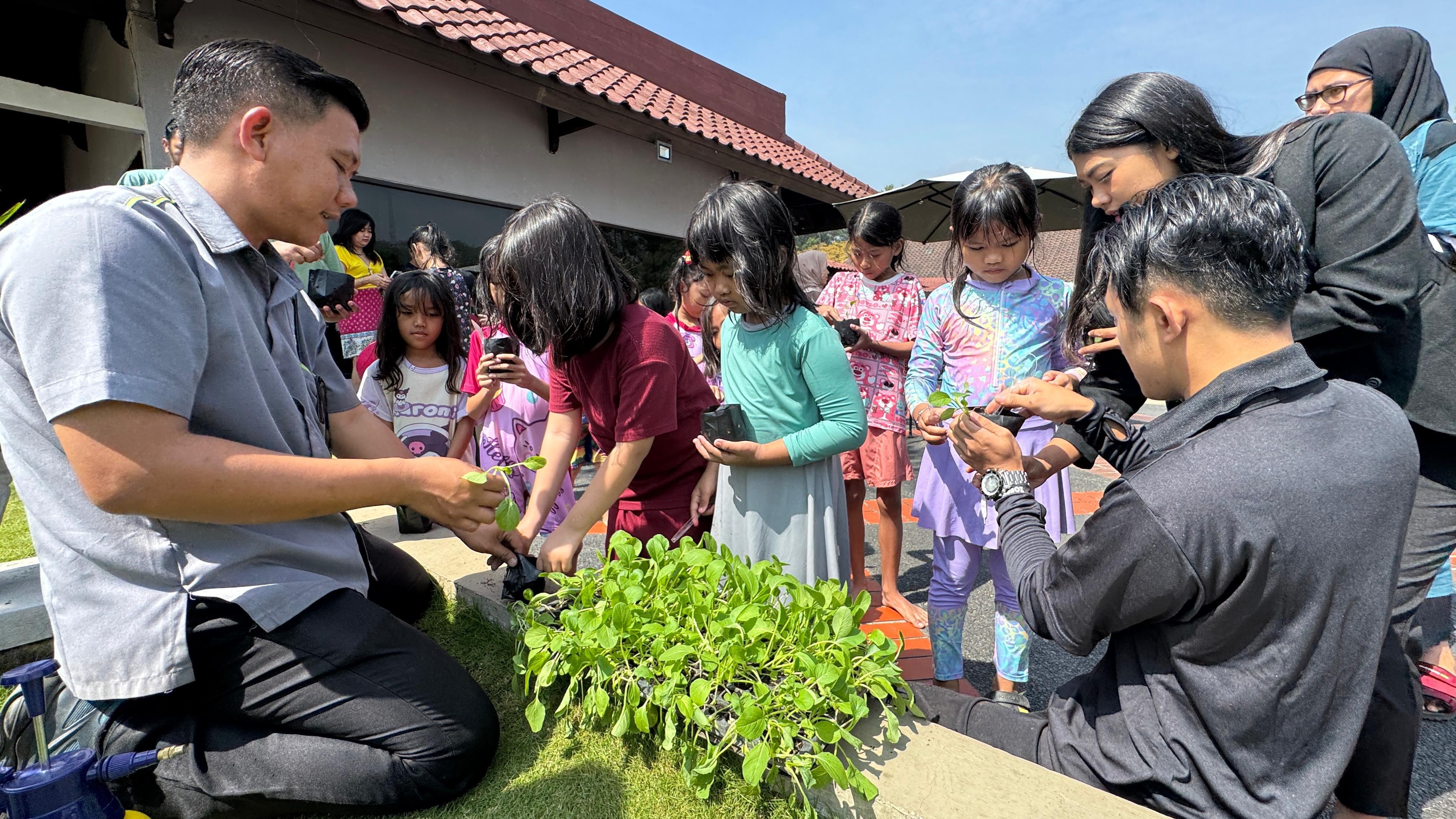 Grand Whiz Hotel Trawas Sajikan “Kegiatan Seru Anak”: Belajar Sambil Bermain di Tengah Alam