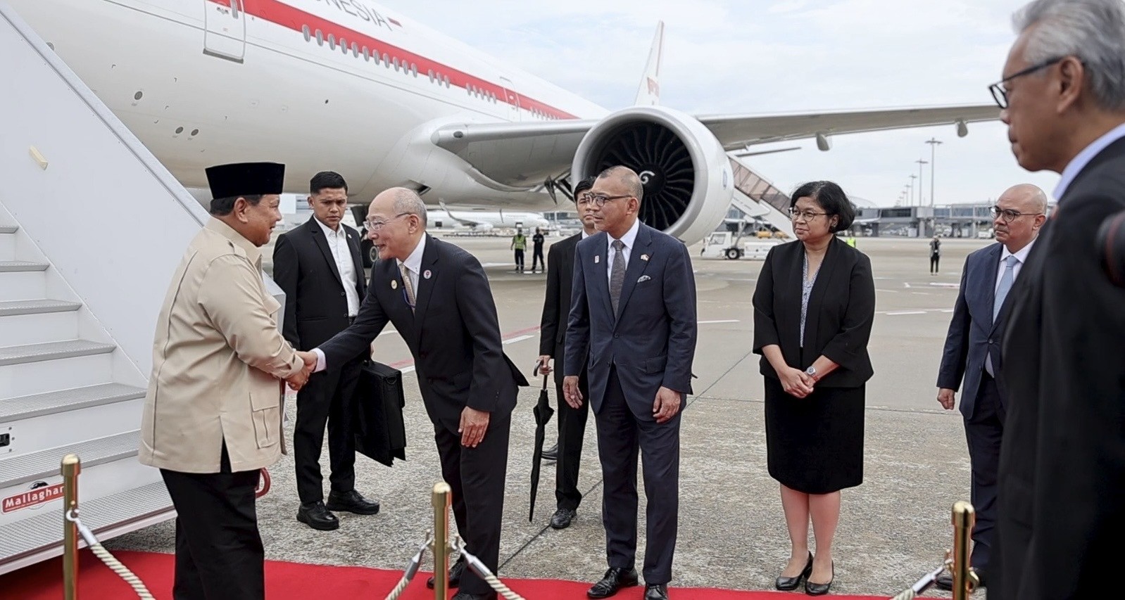 Tiba di Osaka, Prabowo Sambangi Paviliun Indonesia di Osaka Expo