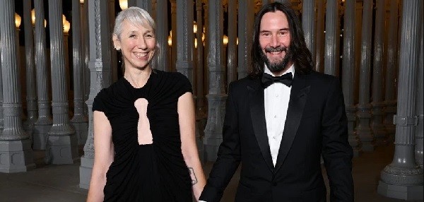 Bantah Telah Menikah, Keanu Reeves & Alexandra Grant Tetap Jadi Couple Goals Hollywood