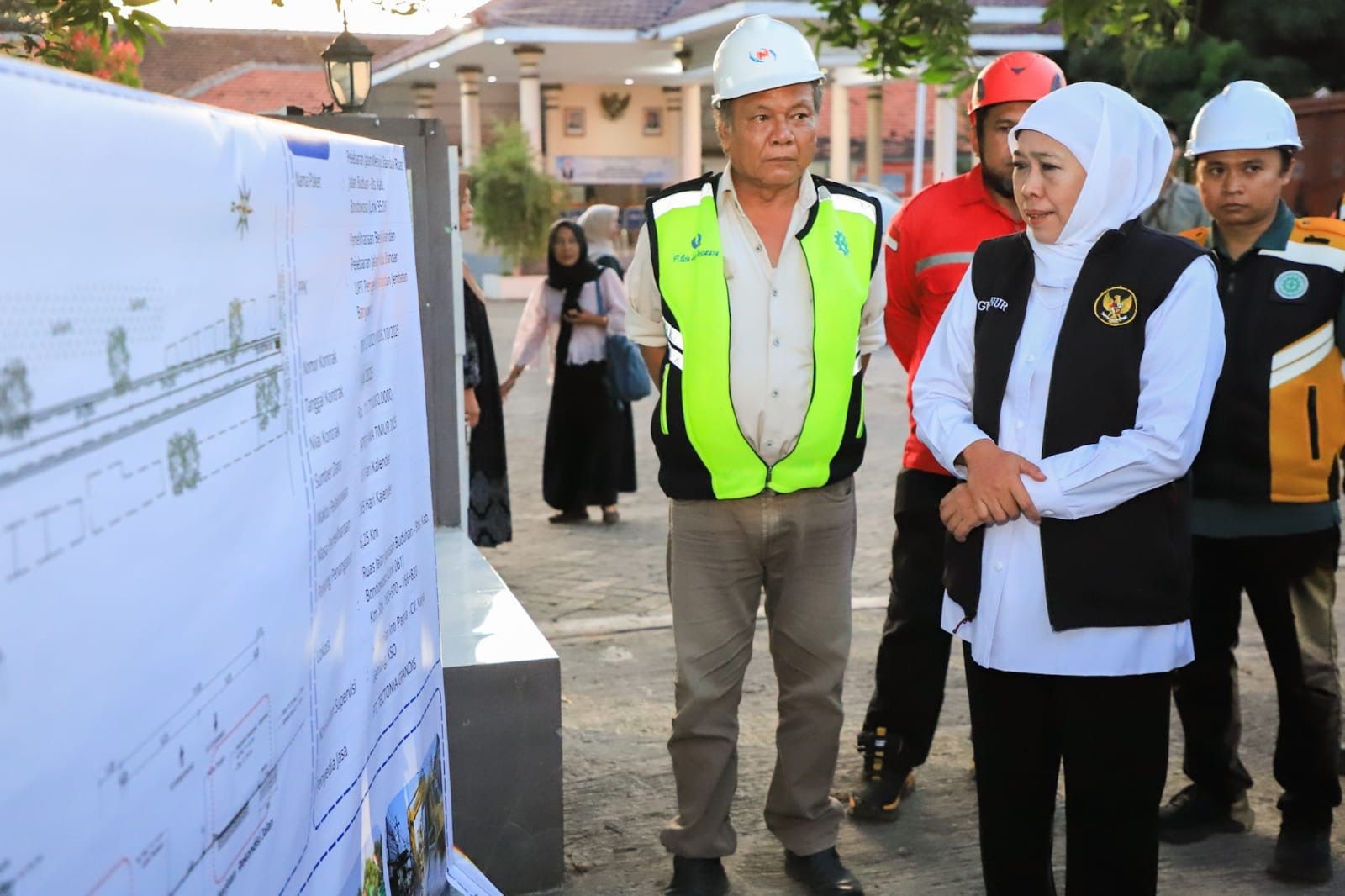 Gubernur Khofifah Pastikan Proyek Pelebaran Jalan Buduan-BTS Bondowoso Rampung Sebelum Tol Probowangi Beroperasi