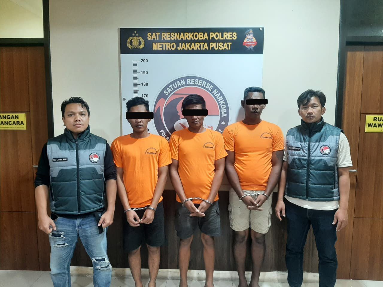 Berkedok Angkut Jeruk, Polisi Sita 12 Kg Sabu dari Truk di Tol Japek