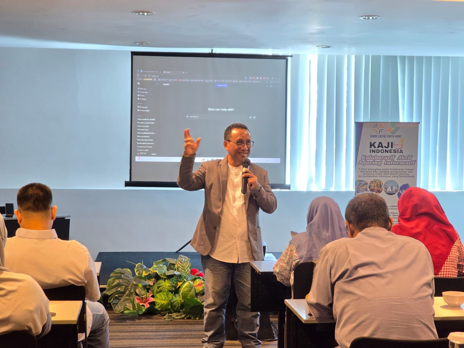 ARTOTEL TS Suites Surabaya Fasilitasi Pembelajaran Digital Bersama KAJI Indonesia Bagi UMKM