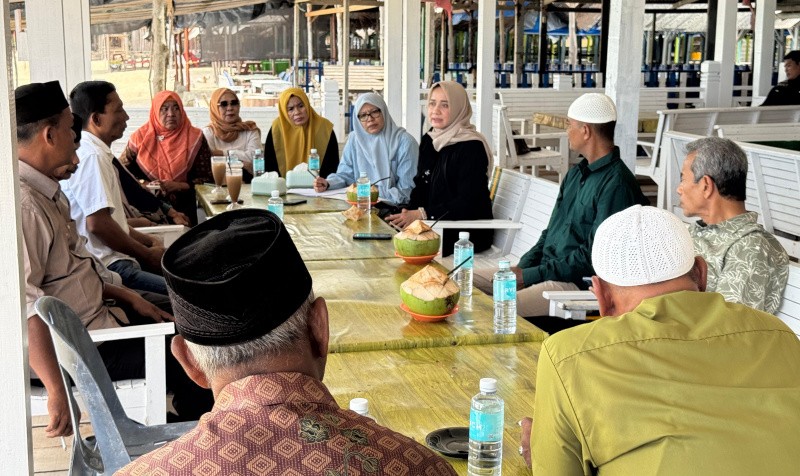 Darwati Temui Mukim dan Keuchik Terkait Status Hutan Lindung Gunung Lampuuk.