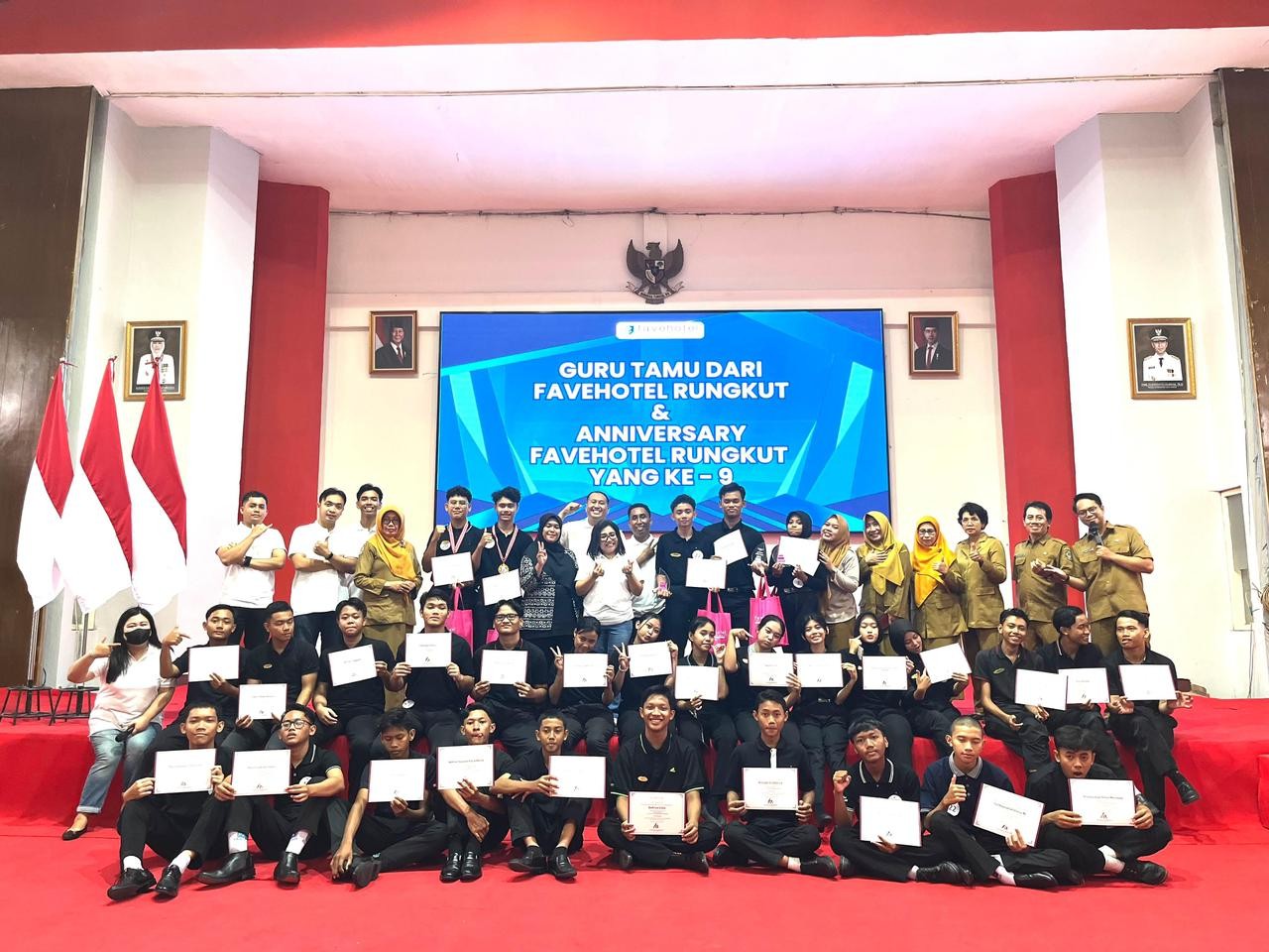 Kenalkan Dunia Perhotelan, Favehotel Rungkut Surabaya Gelar “Goes to School” di SMK Negeri 6 Surabaya