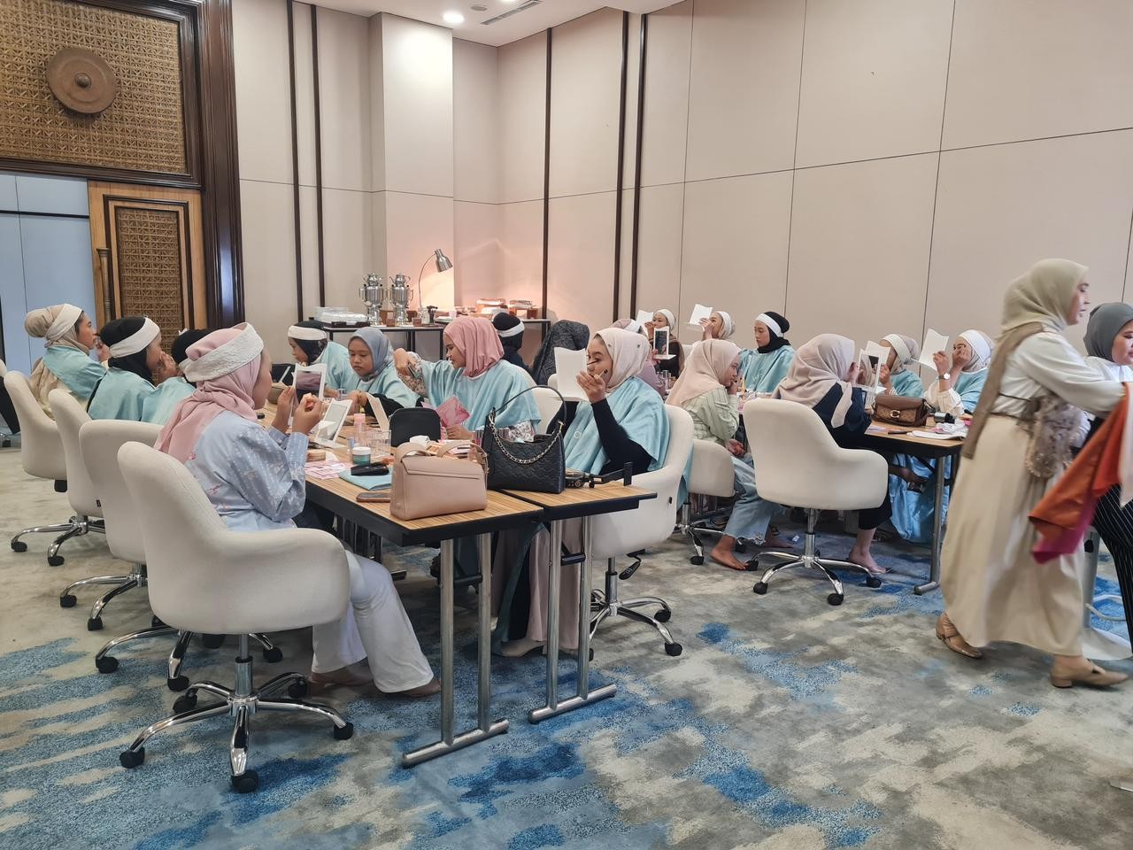 MYZE Hotel Sumenep dan Wardah Ajak Perempuan Temukan Warna Diri Lewat “Personal Color Analysis”