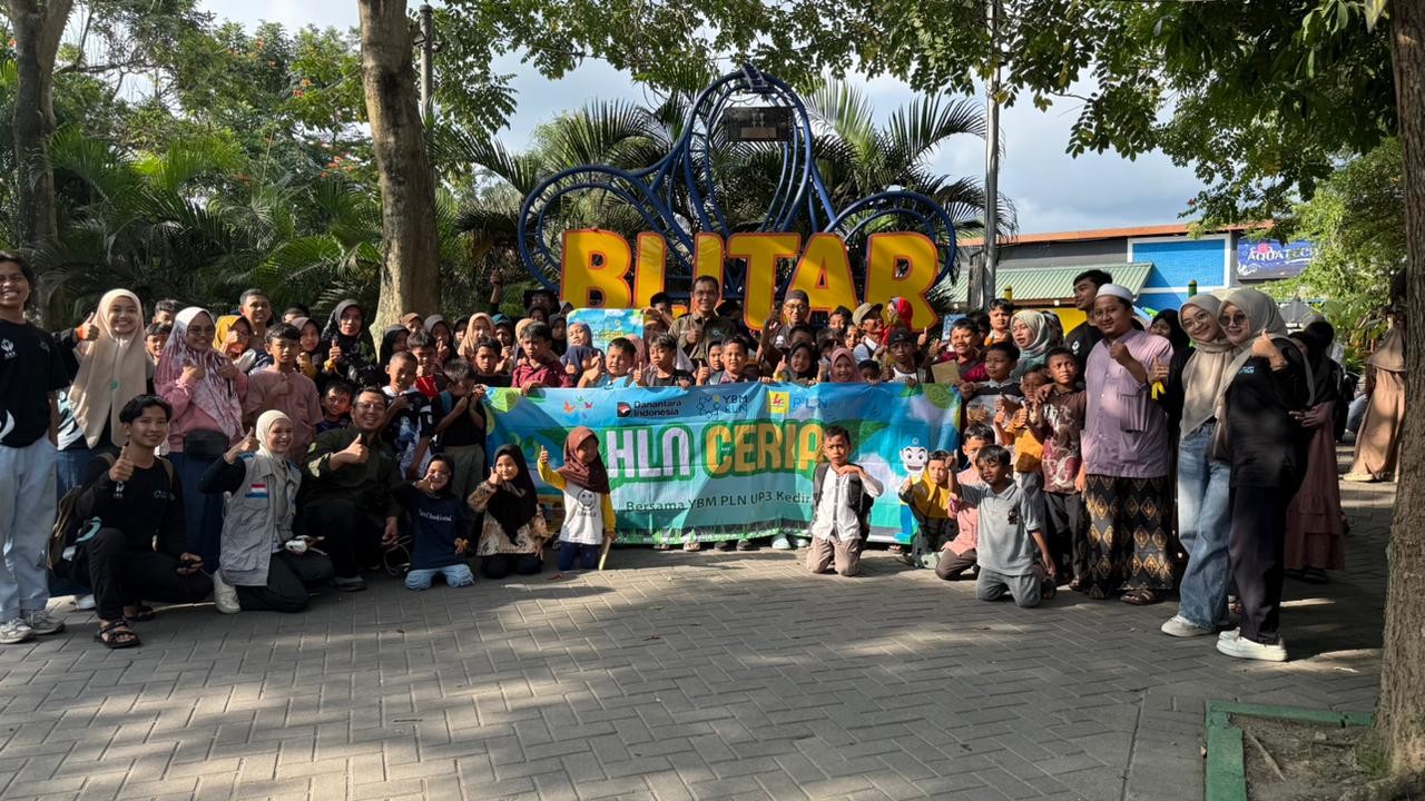 PLN UP3 Kediri dan YBM PLN Ajak Anak Yatim dan Dhuafa Liburan Bersama di Blitar Park