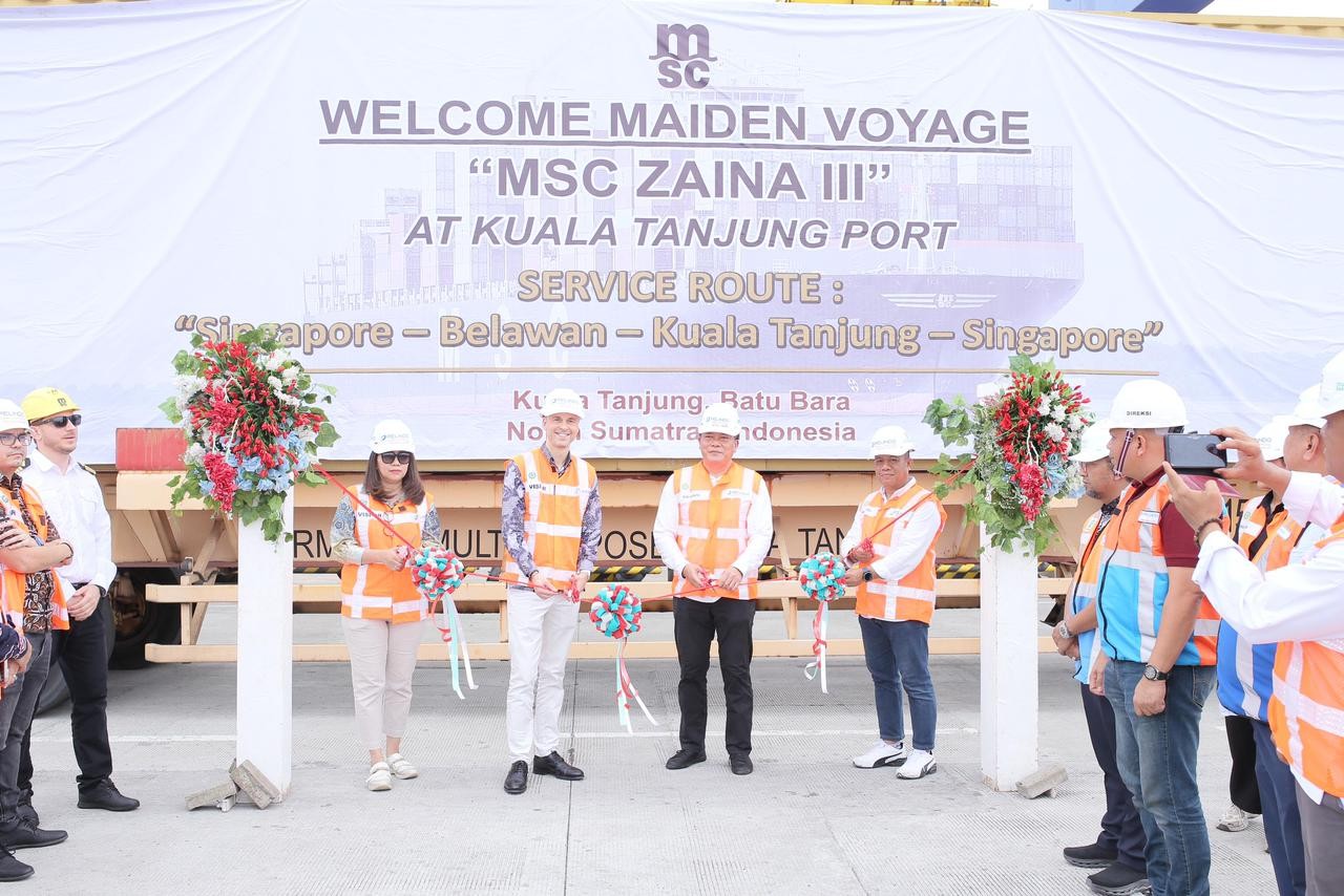 PT PMT Layani Kegiatan Pengapalan Petikemas Internasional Perdana MSC Group dari Kuala Tanjung ke Singapura