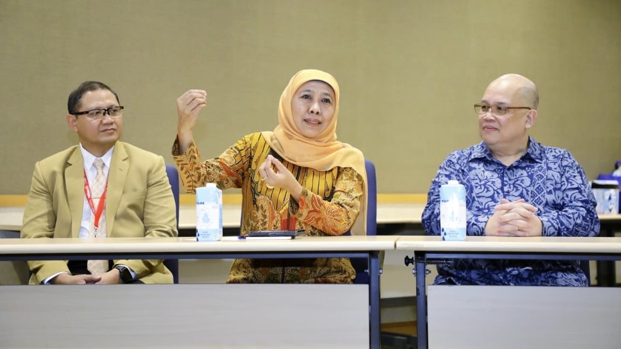Gubernur Khofifah Tugaskan Disdik Jatim Terapkan Model Pendidikan NIE & ITE West College Singapura