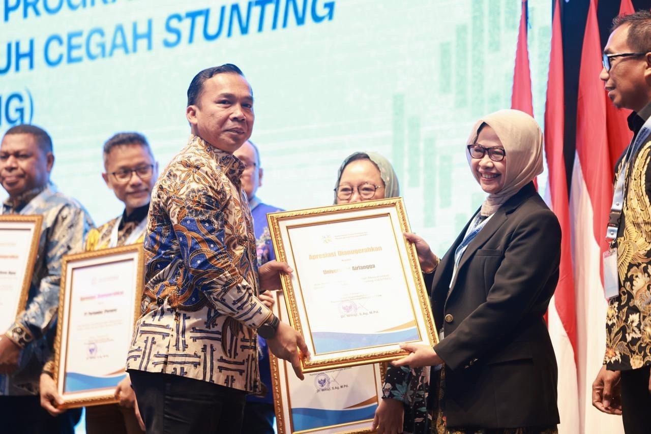 UNAIR Terima Penghargaan BKKBN Atas Komitmen Cegah Stunting