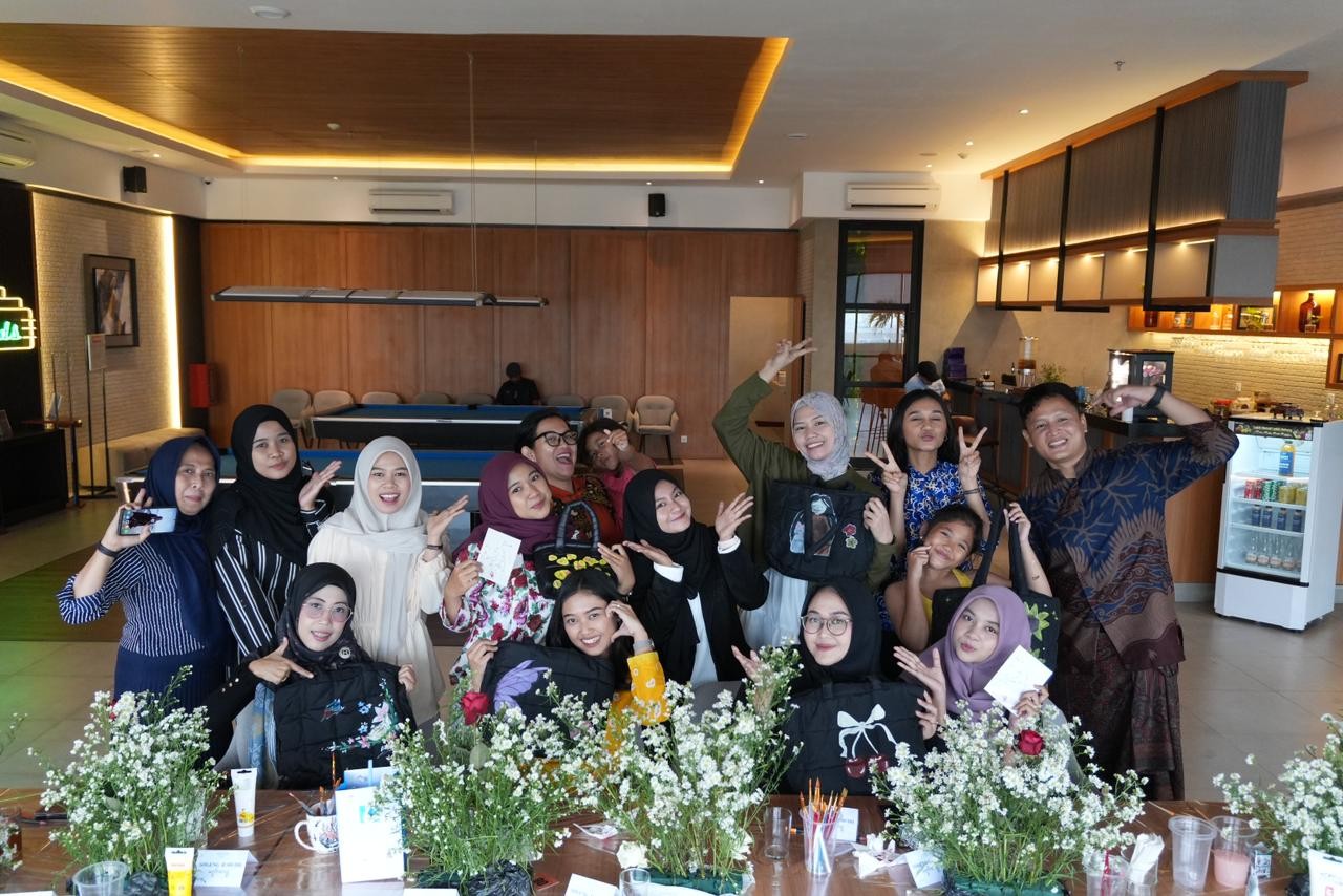 Dukung UMKM Kreatif, Aston Gresik Gelar Workshop Puffy Bag untuk Anak Muda