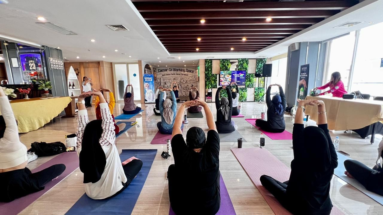 Dafam Pacific Caesar Surabaya Gelar “Mindful Morning”, Padukan Yoga dan Craft dalam Satu Pengalaman