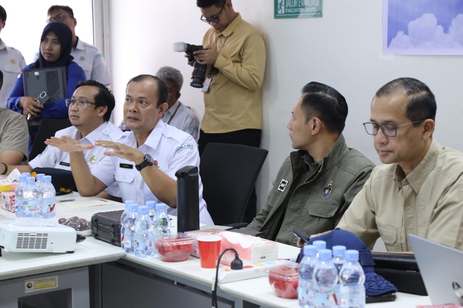 BMKG Pimpin Operasi Modifikasi Cuaca Pasca Bencana di Sumatera