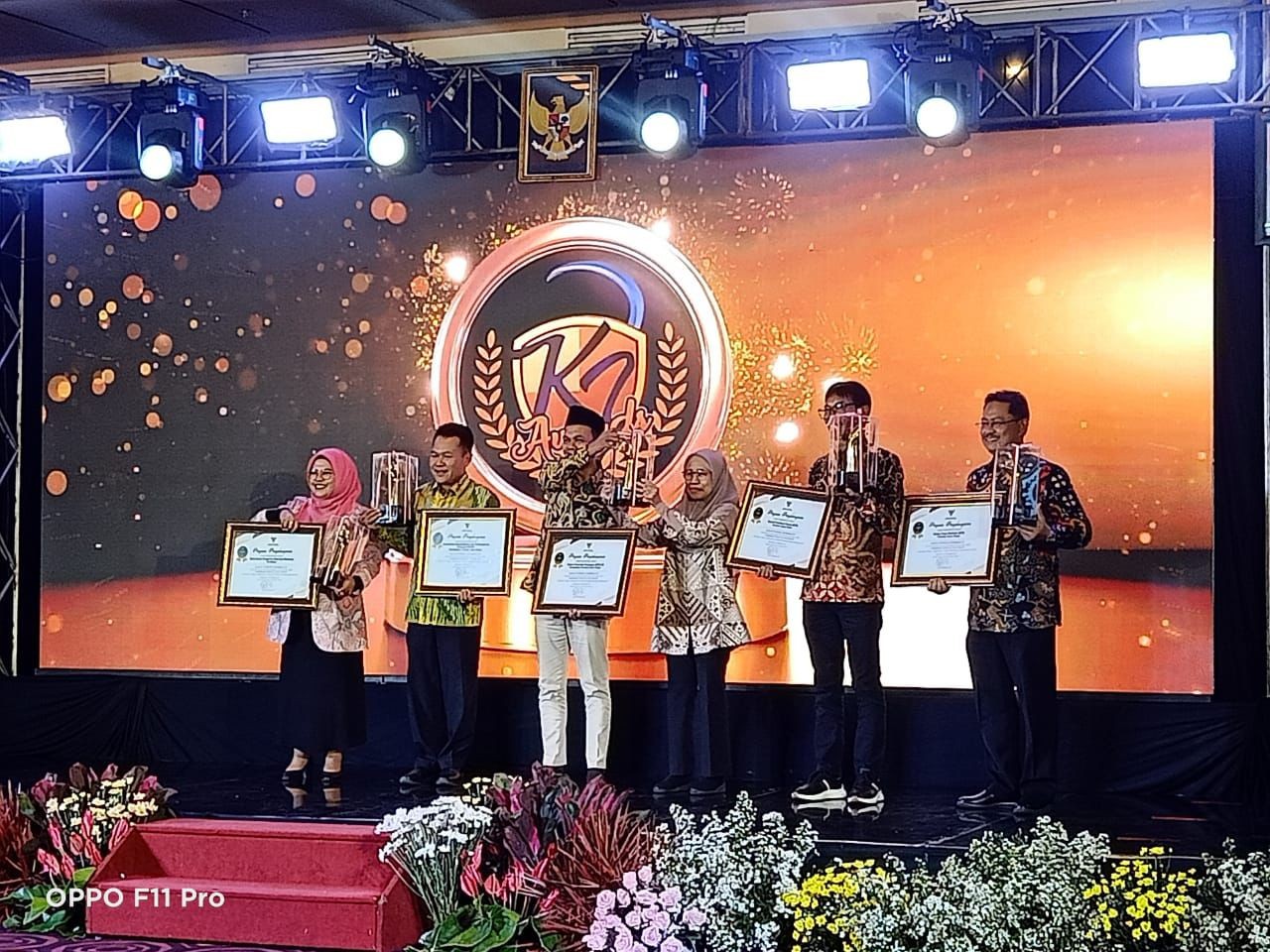 Kemendukbangga/BKKBN Perwakilan BKKBN Provinsi Jawa Timur Raih Penghargaan di Ajang KI Awards Jawa Timur 2025