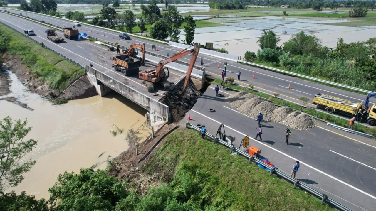 Jasa Marga Lakukan Perbaikan Jalan Tol Terdampak Bencana Banjir