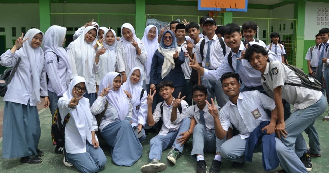 Sasar Pemilih Pemula, Siqom Tekankan Pentingnya Literasi Demokrasi Sejak Usia Sekolah