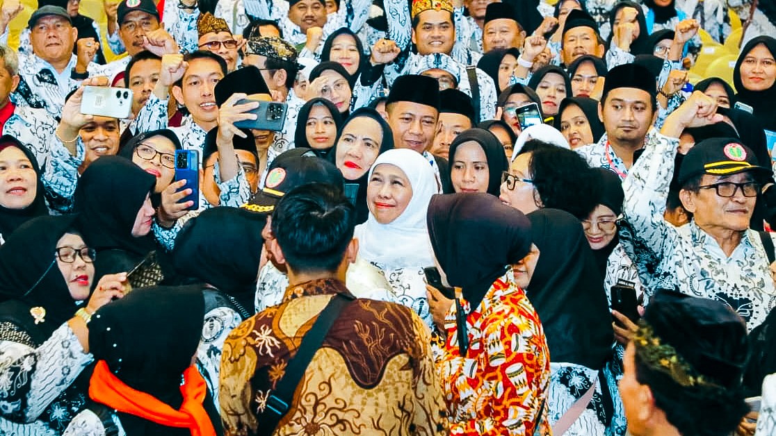 Gubernur Khofifah di HUT ke-80 PGRI: Peran Guru Sebagai Pembentuk Karakter Generasi Masa Depan