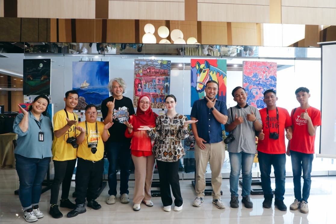 Ketua TP PKK Jatim Apresiasi Pameran Lukisan dan Foto Karya Anak Disabilitas