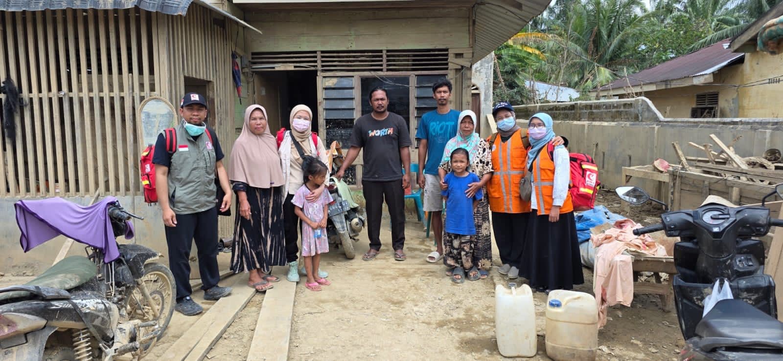 UNAIR Hadirkan Mobile Clinic untuk Perluas Akses Kesehatan di Aceh Tamiang