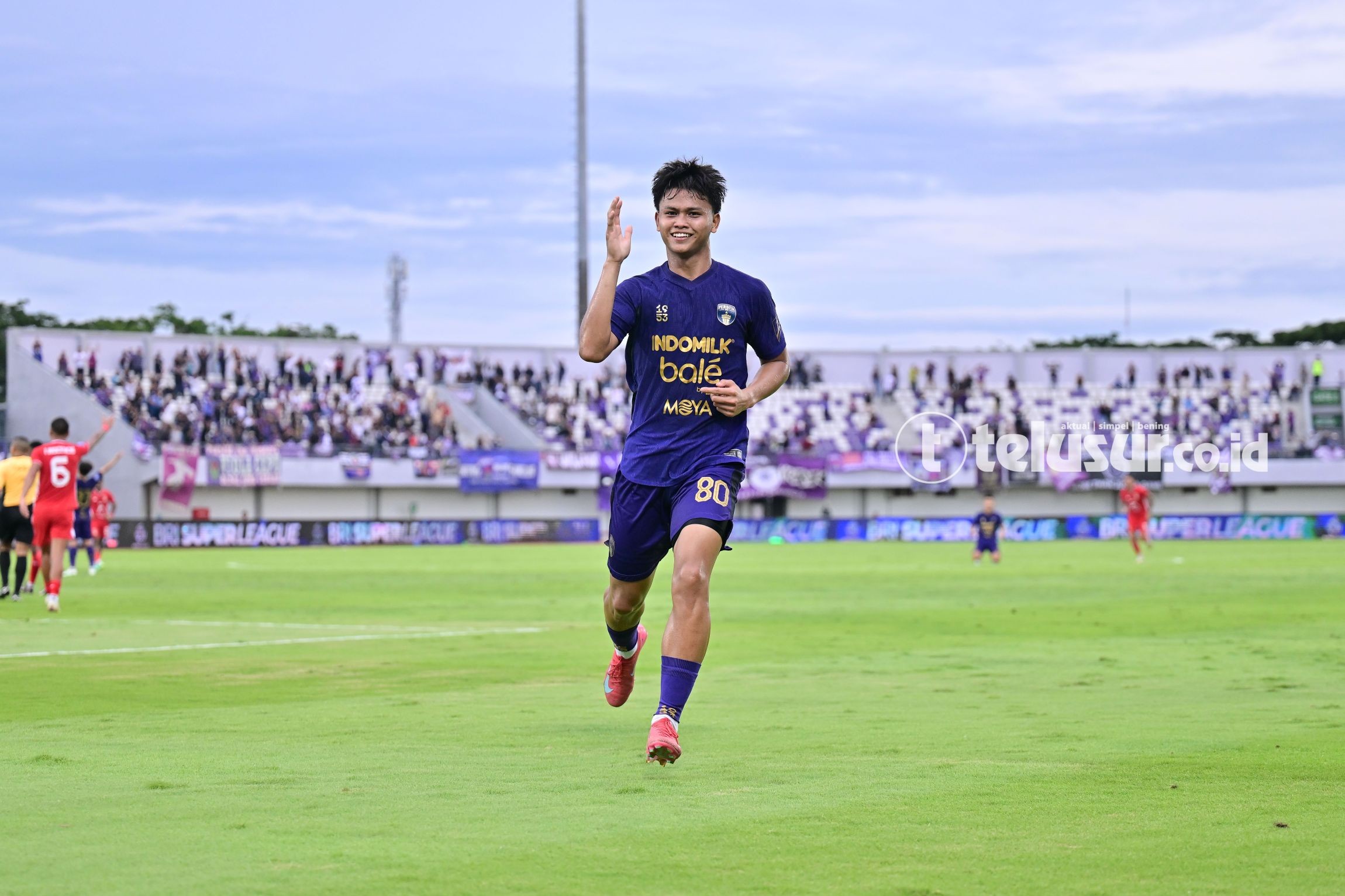 Hokky Caraka Bikin Gol Salto, Persita Bungkam Persik 3-0 