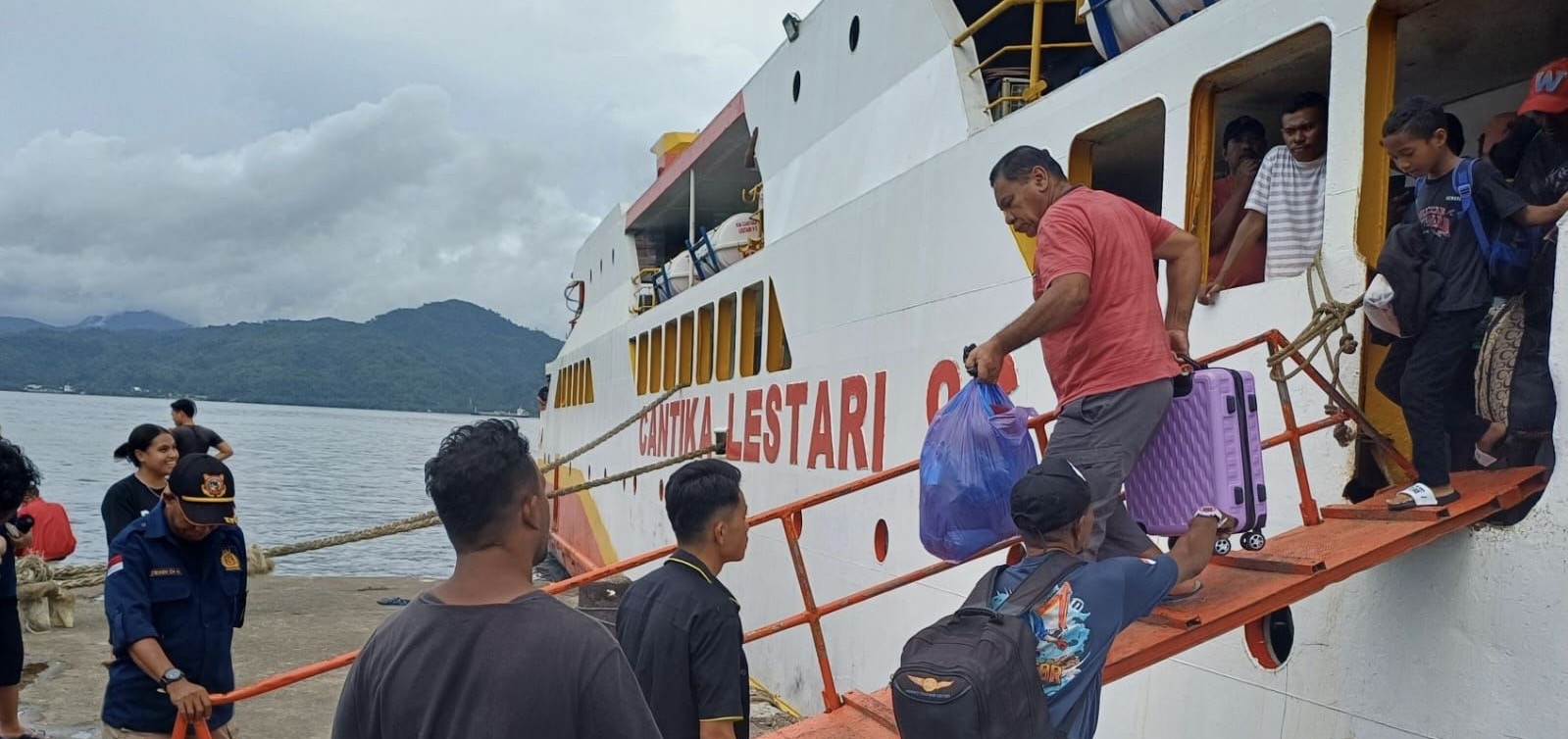 Lonjakan Mobil dan Bus Warnai Arus Natal, Merak Tetap Lancar