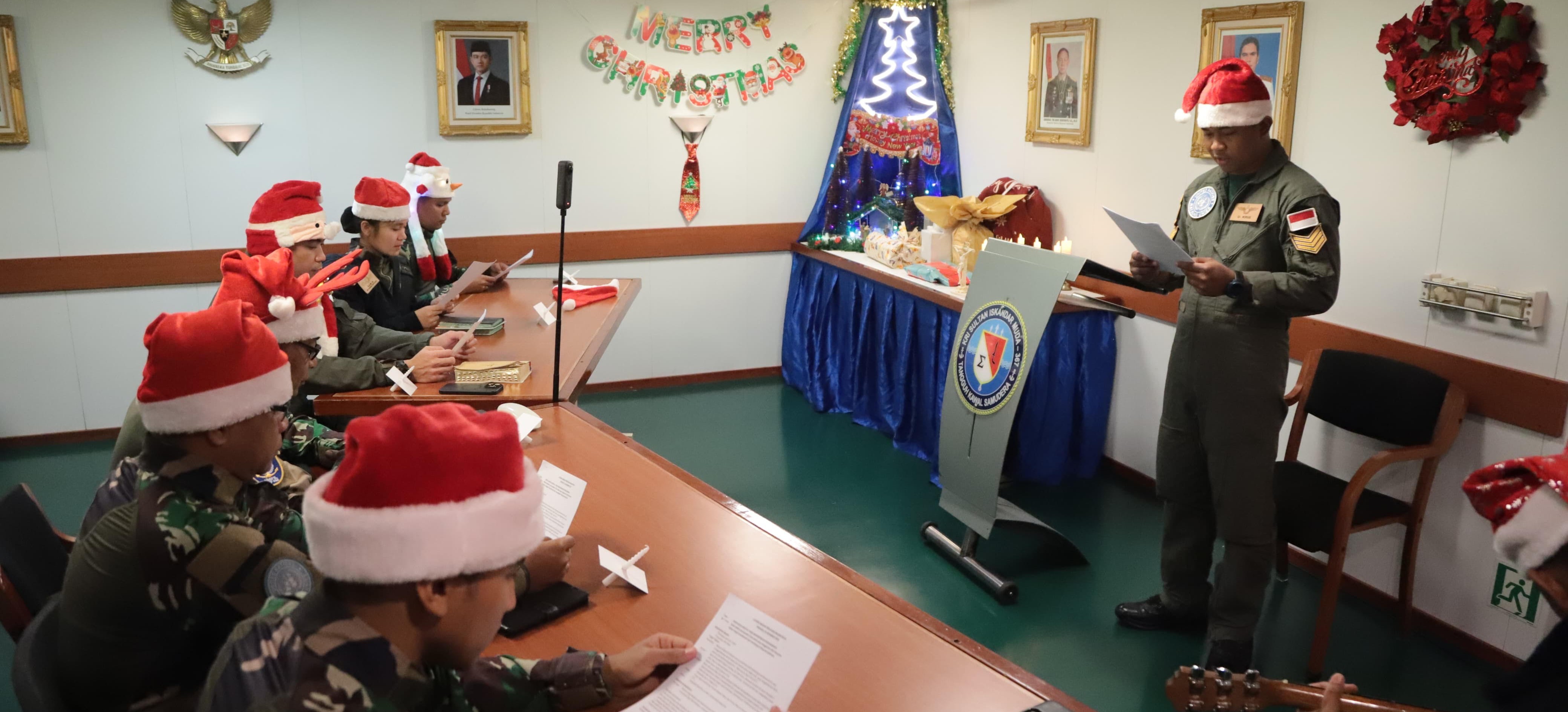 Jauh dari Tanah Air, Prajurit Satgas MTF TNI Konga XXVIII-P Rayakan Natal dengan Semangat Kebersamaan