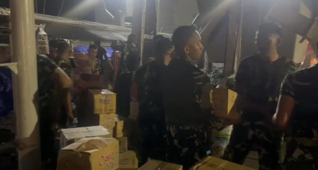 KRI Teluk Banten-516 Laksanakan Debarkasi Prajurit Yonzipur 10/JP dan Logistik Bantuan di Belawan