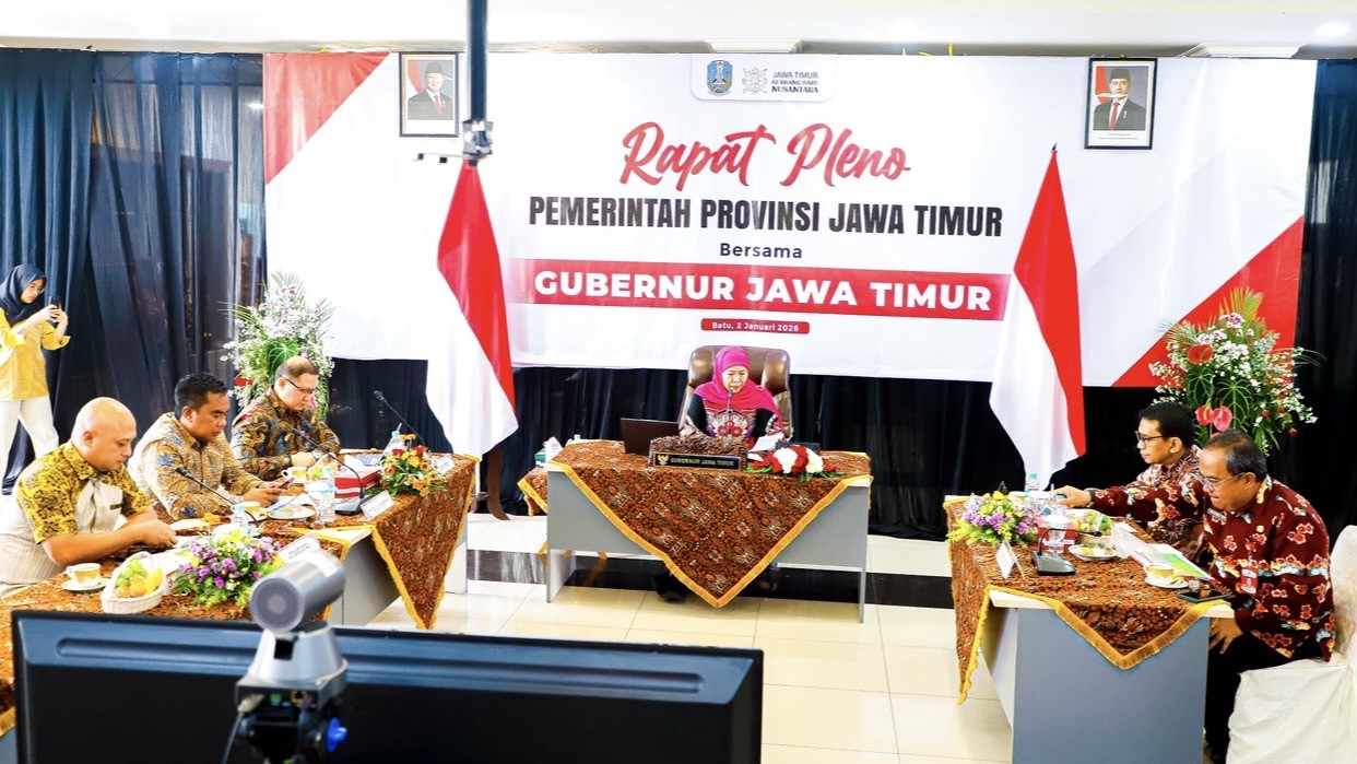 Gubernur Khofifah Pimpin Rapat Pleno: Evaluasi Menyeluruh dan Arah Pembangunan Jatim 2026