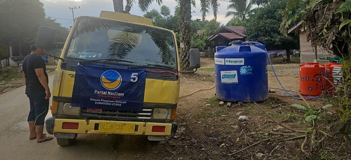 Badan Rescue NasDem Suplai Puluhan Ribu Liter Air Bersih per Hari untuk Warga Aceh
