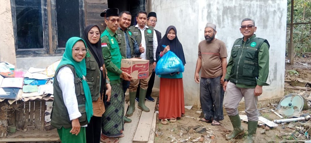 Mewakili PP ISNU, PW ISNU Aceh Salurkan Bantuan UKT Mahasiswa Terdampak Banjir Aceh Tamiang