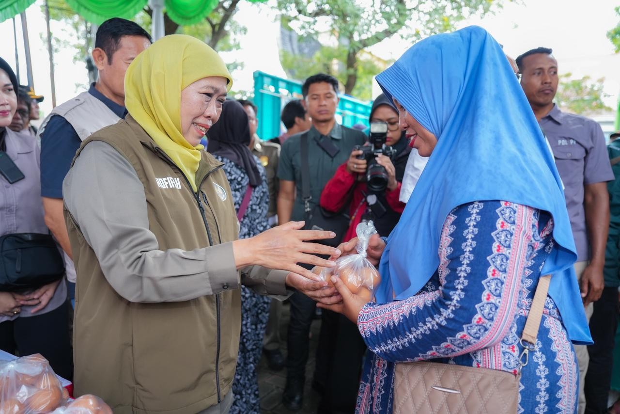 Gubernur Khofifah Gelar Pasar Murah di Lamongan, Jaga Stabilitas Harga Bahan Pokok