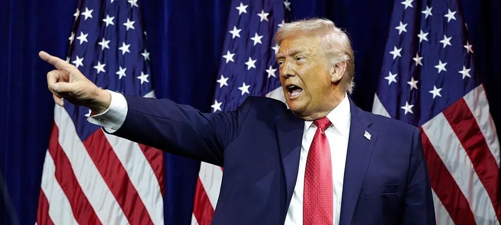 Tekanan Amerika Belum Mereda, Trump Ancam Iran dengan Serangan Udara