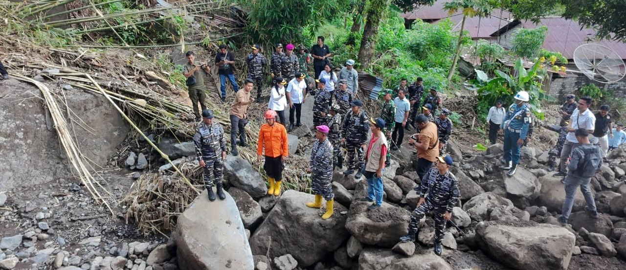 TNI AL Tinjau Penanganan Bencana di Kepulauan Sitaro