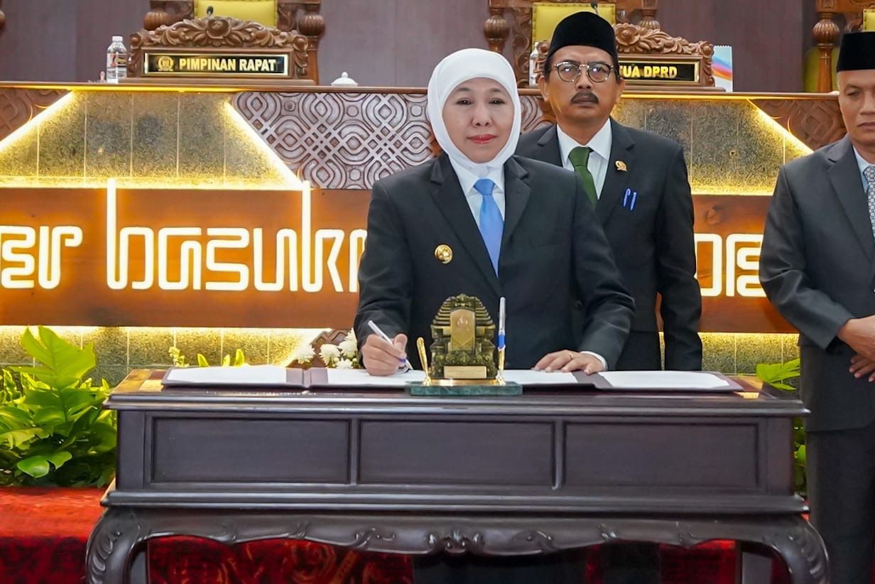 DPRD Jatim Resmi Sahkan Dua Perda, Gubernur Khofifah Perkuat Perlindungan Pembudi Daya Ikan dan Mitigasi Bencana