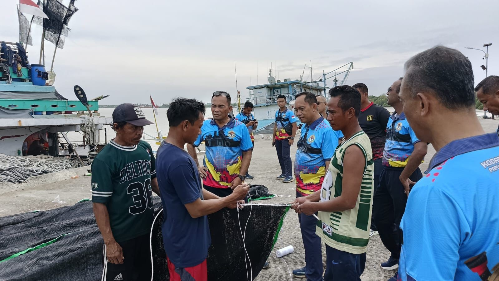 Ingatkan Kondisi Alam dan Cuaca, Dankodaeral XI Kunjungi Para Nelayan