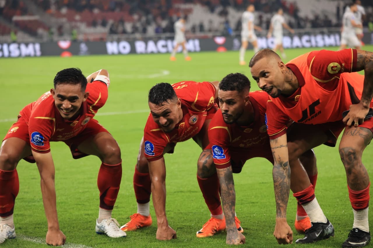 FOTO: Eksekusi Penalti Emaxwell Souza dan Gustavo Almeida Pastikan Kemenangan Persija atas Madura United