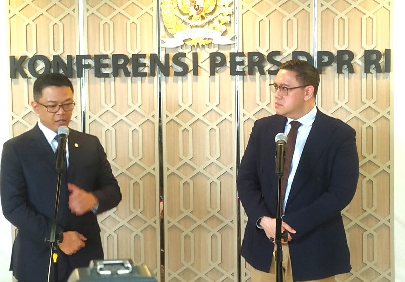 Menteri Luar Negeri Raker Dengan Komisi I DPR