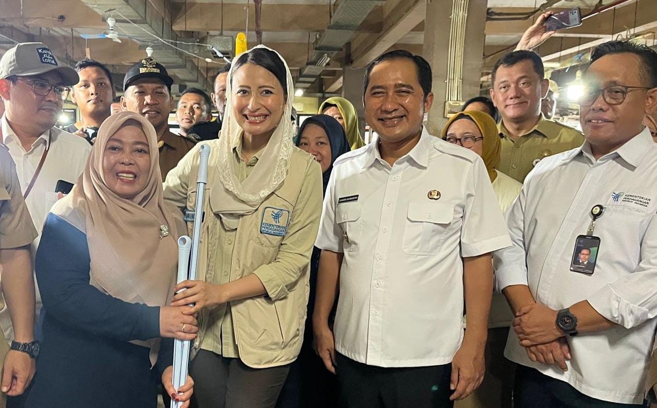Apresiasi Kebersihan Pasar Cisalak Depok, Wamendag: Secara Keseluruhan Sudah Baik