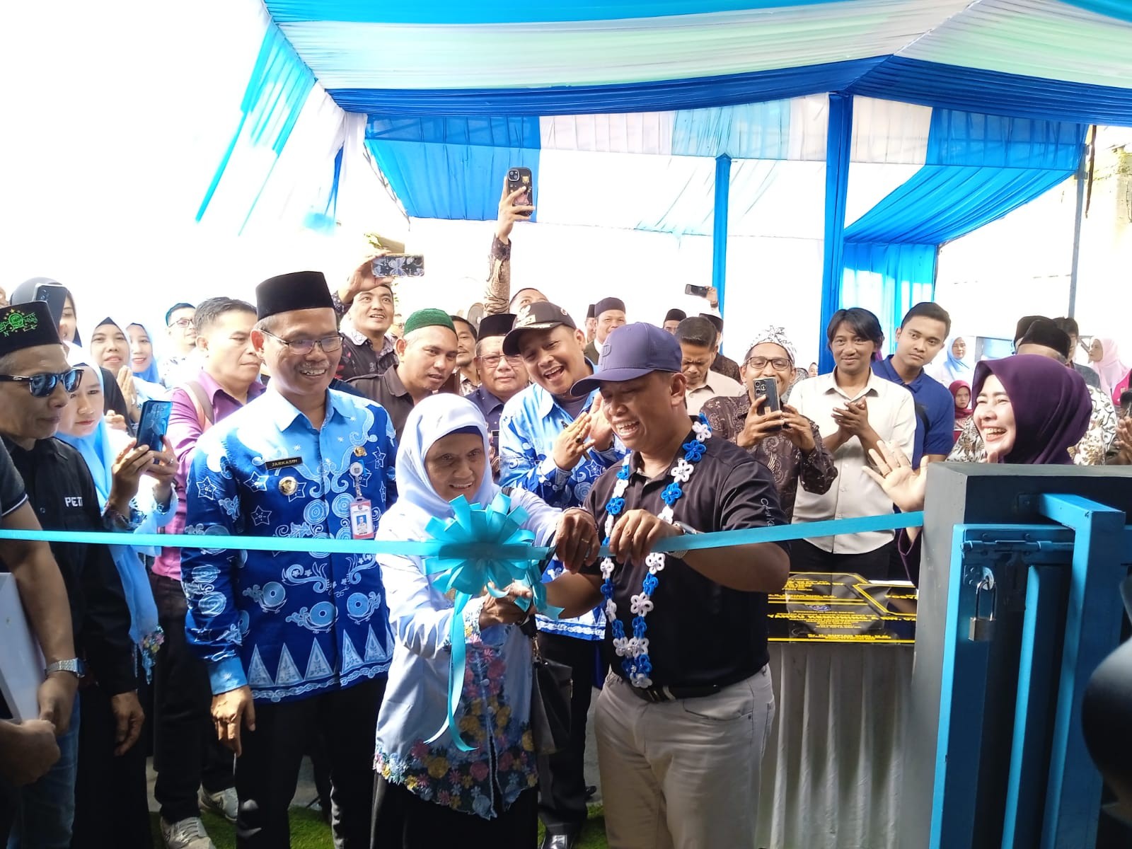 Resmikan Posyandu, Walkot Depok Ajak Warga Tapos Manfaatkan Cek Kesehatan Gratis