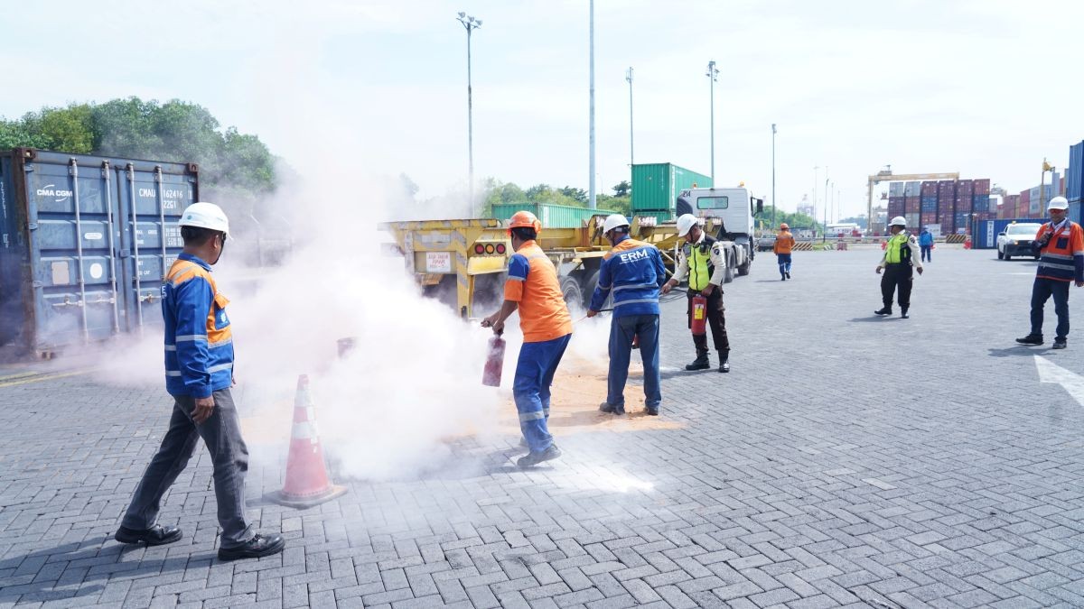 Perkuat Standar K3, TPS Gelar Simulasi Penanganan Barang Berbahaya