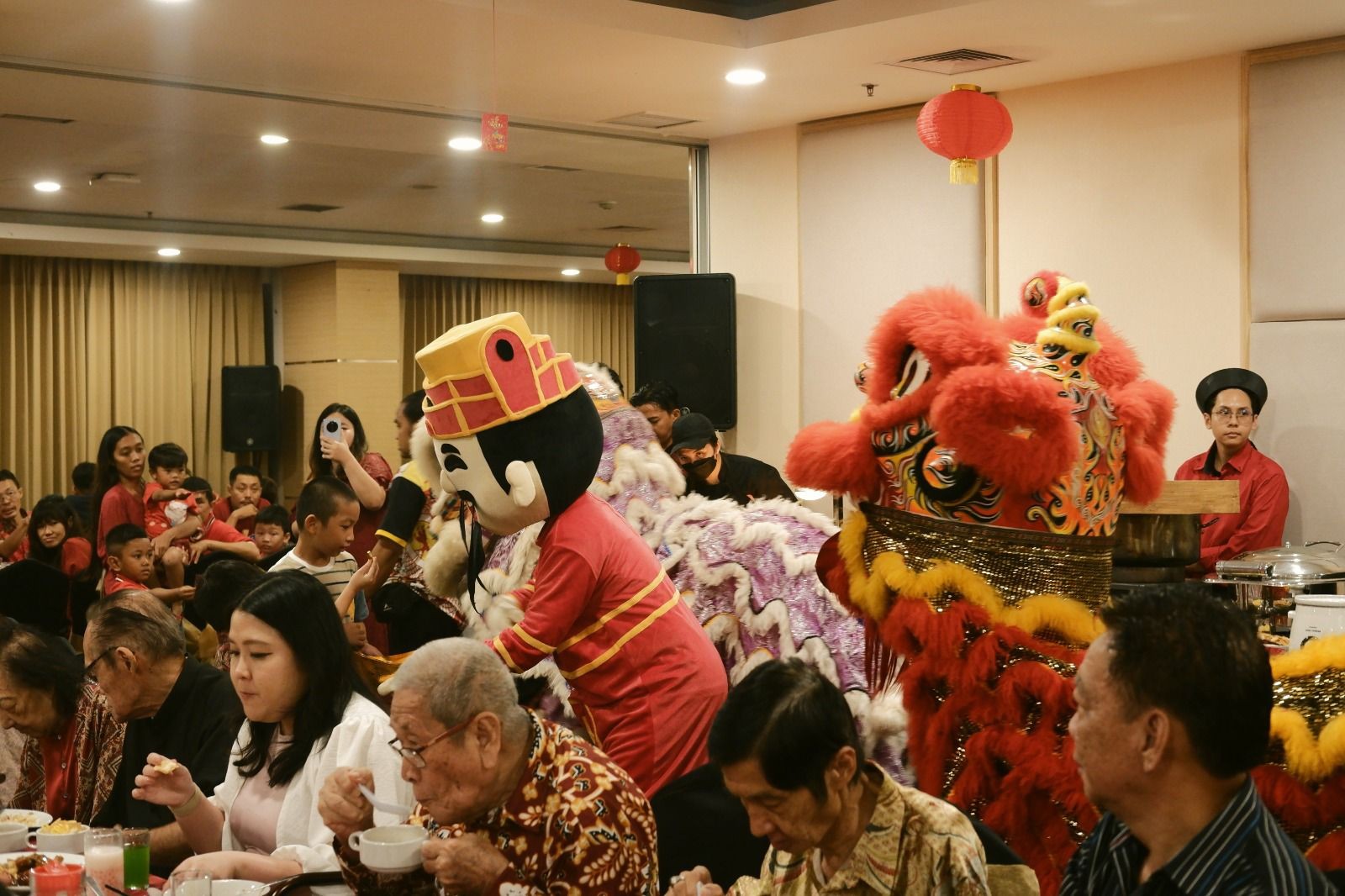 Meriahkan Imlek 2026, Quest Hotel Darmo Surabaya Hadirkan Atraksi Barongsai hingga Menu Ikonis Lamian