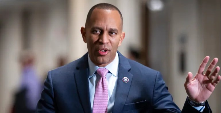 MA AS Batalkan Tarif Trump, Pemimpin Partai Demokrat Sebut Kemenangan Rakyat