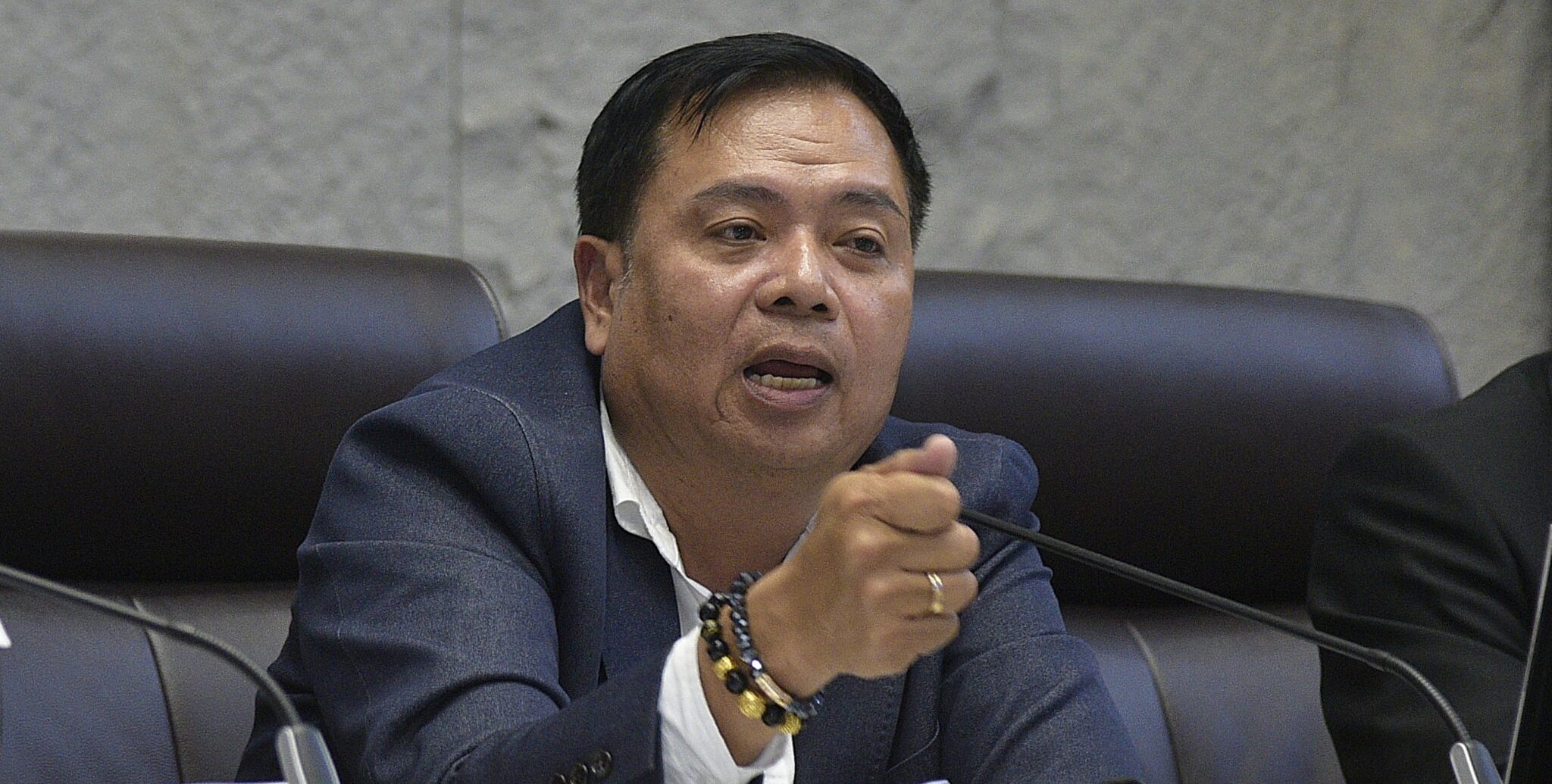 Lasarus Tegaskan Isu DPR Dukung Penutupan Alfamart–Indomaret Hoaks