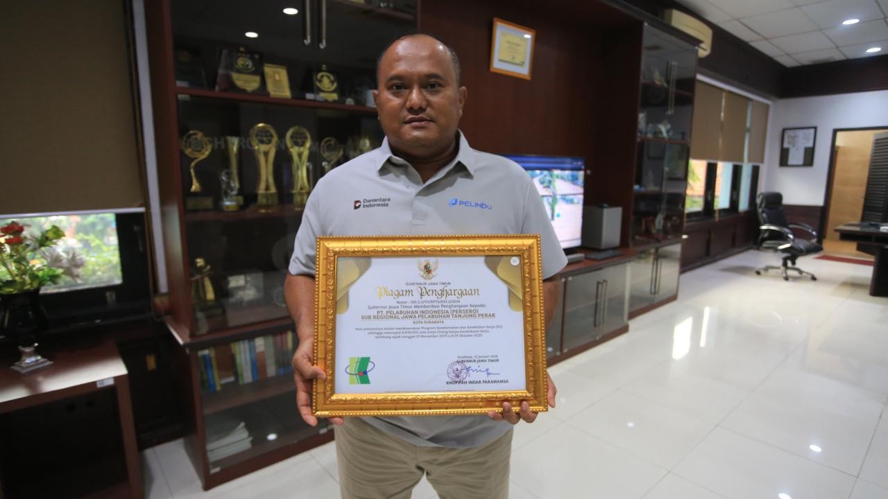 Wujudkan Keamanan Kerja, Pelindo Sub Regional Jawa Raih Penghargaan Zero Accident dari Gubernur Jatim