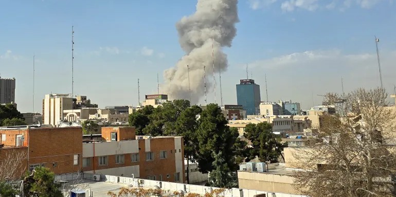 Serangan Gabungan AS-Israel Guncang Iran, Teheran Siapkan Balasan