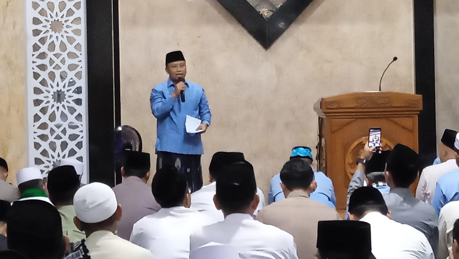 Safari Tarawih di Cimpaeun, Supian Suri Dorong Tapos Jadi Kawasan Modern