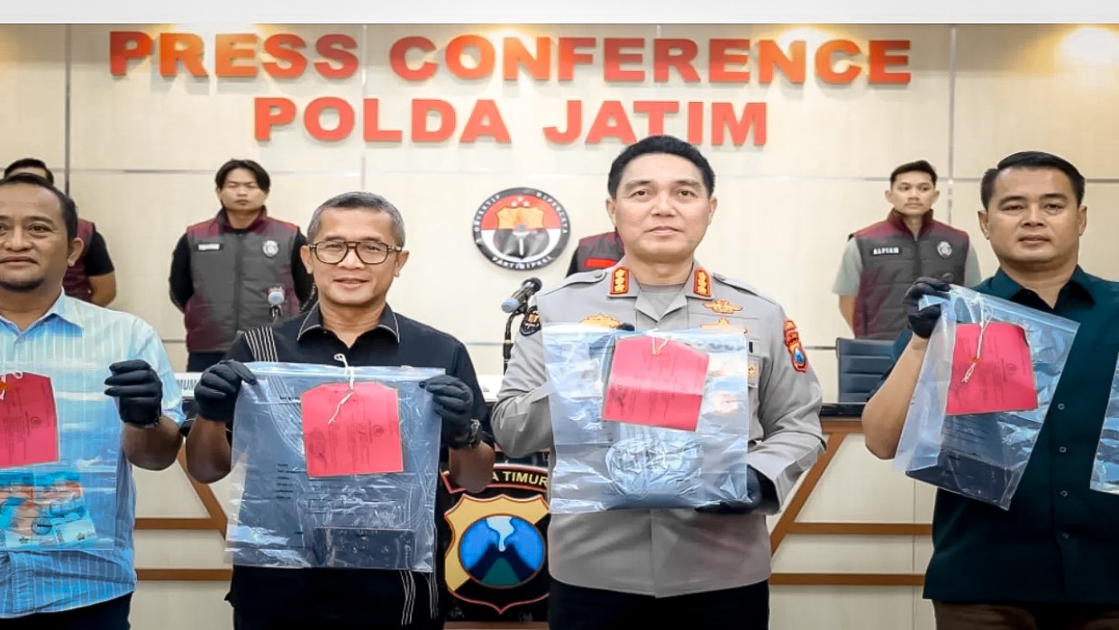 Polda Jatim Tangkap 2 Pelaku Kedapatan Bawa Bahan Peledak Misiu Seberat 1 Kg di Menanggal