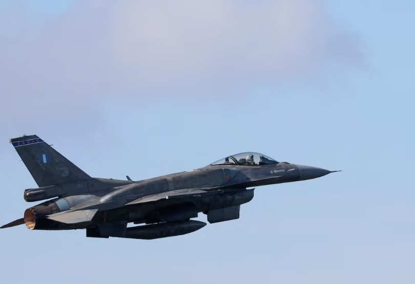 Jet Tempur F-16 Ukraina Kekurangan Rudal Buatan AS Selama Berminggu-minggu