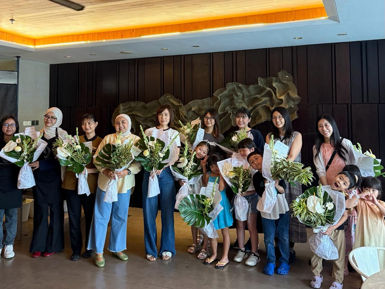 Rayakan International Women’s Day, Ascott Waterplace Surabaya Ajak Perempuan "Mekar" lewat Bunga Lokal