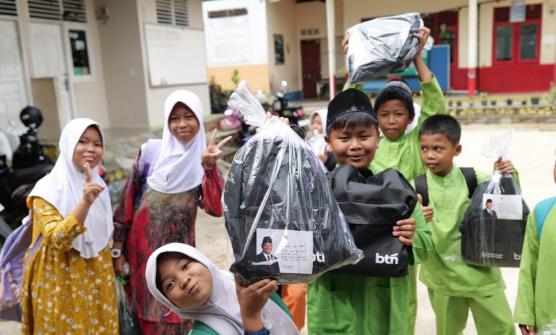 BTN dan Danantara Salurkan Paket Perlengkapan Sekolah Bagi Anak Indonesia